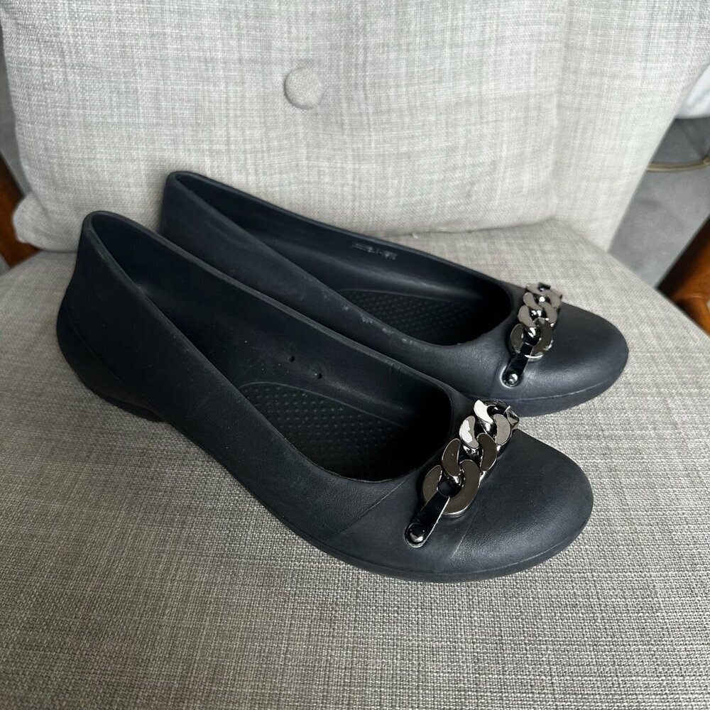 Crocs‎ Gianna Ballet Flats Womens Sz 8 Black Non Slip Closed Toe Chain Link
